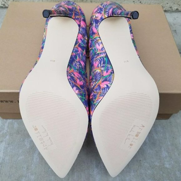 NICOLE MILLER Multicolor Hummingbird Print Patent Leather Pointed Toe Pump 8.5M - Picture 2 of 2